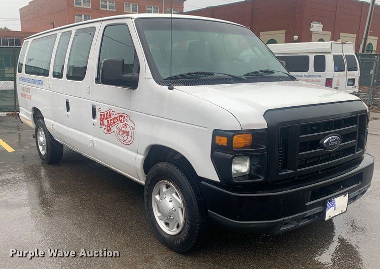 image for item DP8618 2010 Ford E350 Super Duty XL  van