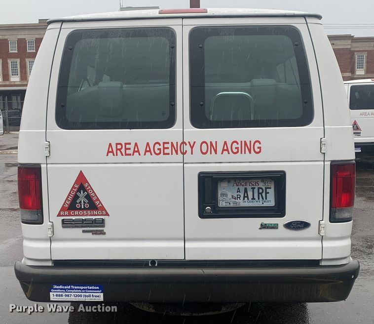 image for item DP8618 2010 Ford E350 Super Duty XL  van