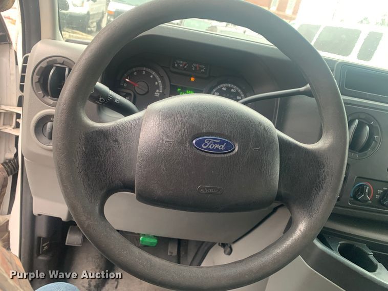 image for item DP8618 2010 Ford E350 Super Duty XL  van