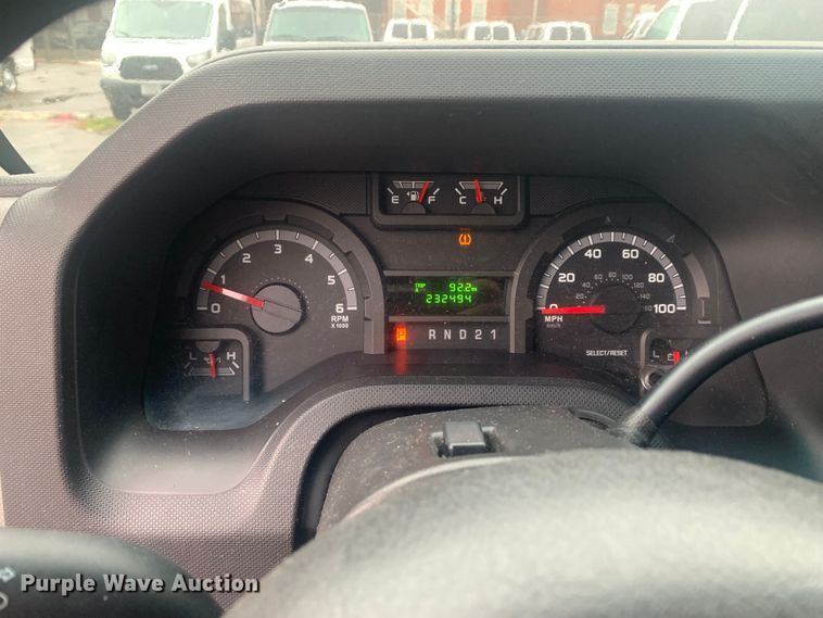 image for item DP8618 2010 Ford E350 Super Duty XL  van