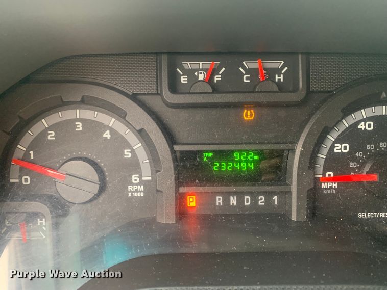 image for item DP8618 2010 Ford E350 Super Duty XL  van