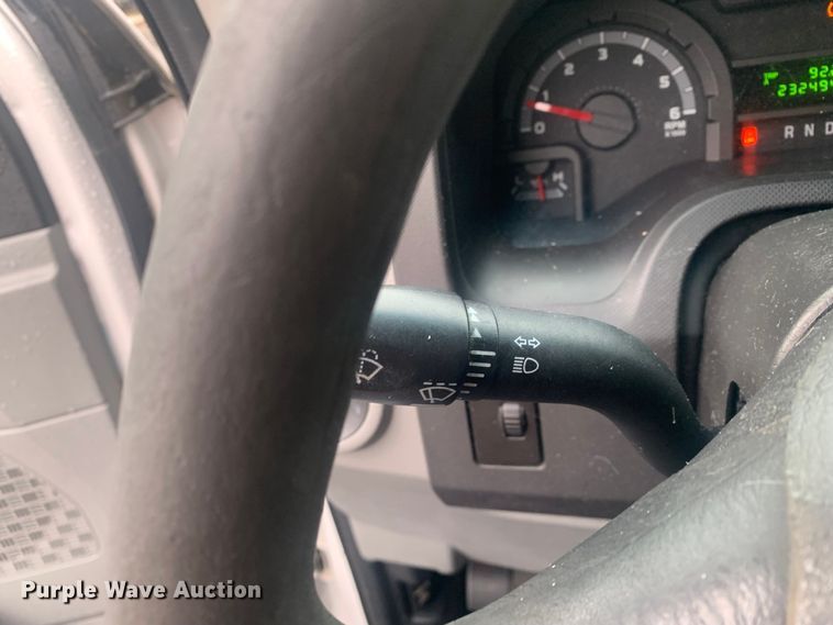 image for item DP8618 2010 Ford E350 Super Duty XL  van