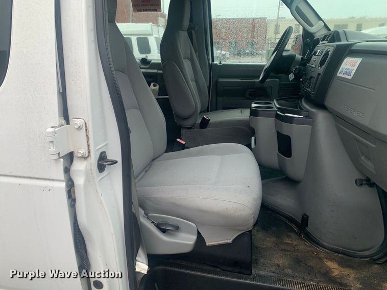 image for item DP8618 2010 Ford E350 Super Duty XL  van