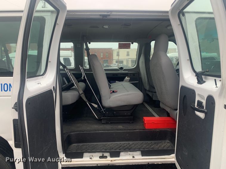 image for item DP8618 2010 Ford E350 Super Duty XL  van