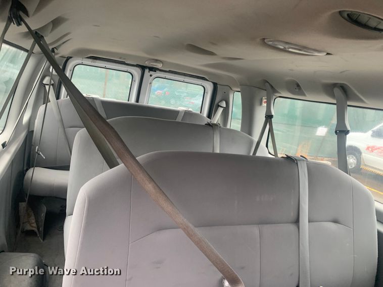 image for item DP8618 2010 Ford E350 Super Duty XL  van