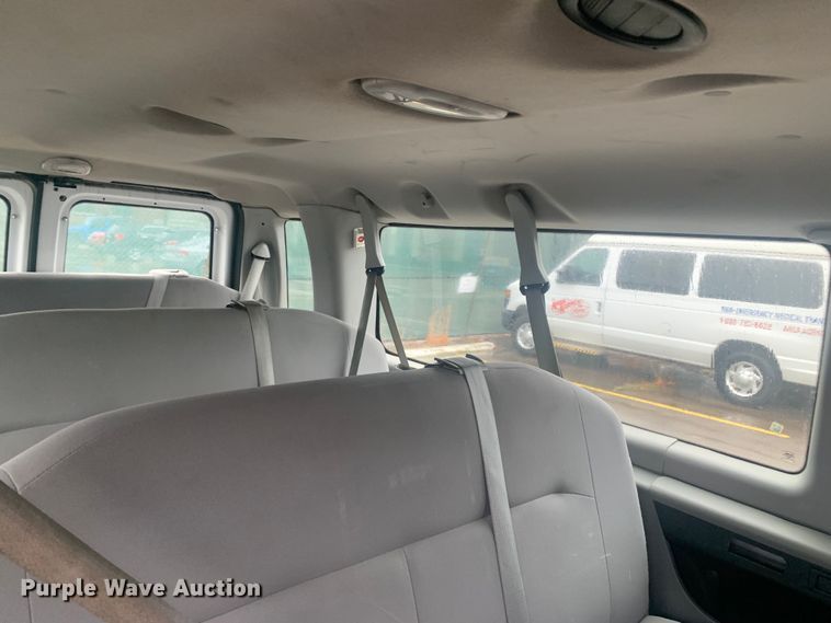 image for item DP8618 2010 Ford E350 Super Duty XL  van