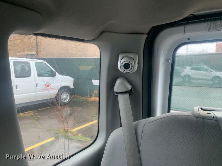 image for item DP8618 2010 Ford E350 Super Duty XL  van