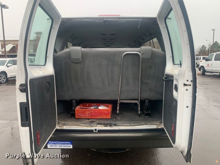 image for item DP8618 2010 Ford E350 Super Duty XL  van