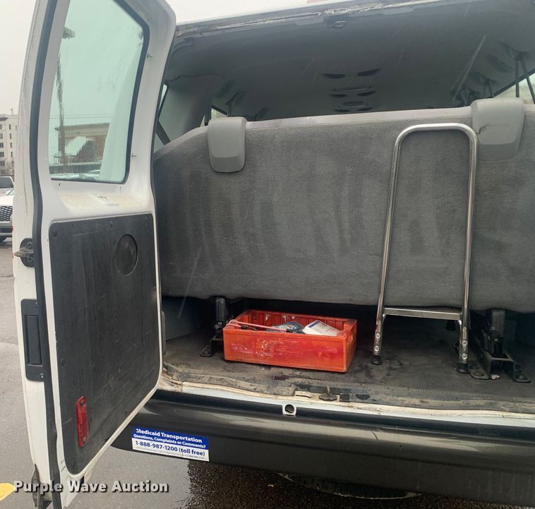 image for item DP8618 2010 Ford E350 Super Duty XL  van
