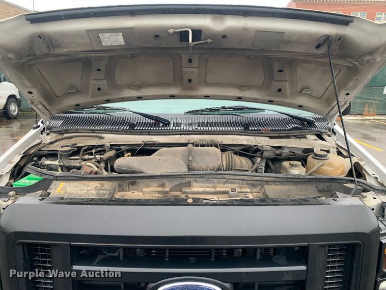 image for item DP8618 2010 Ford E350 Super Duty XL  van