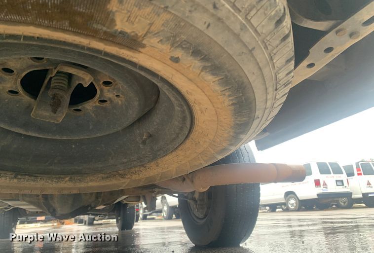 image for item DP8618 2010 Ford E350 Super Duty XL  van