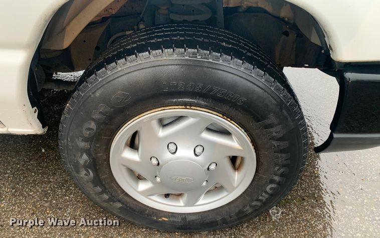 image for item DP8618 2010 Ford E350 Super Duty XL  van