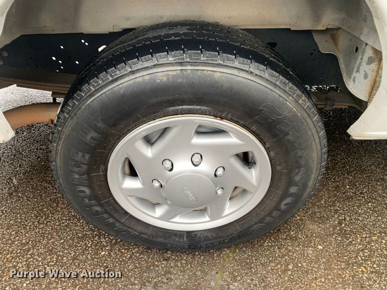 image for item DP8618 2010 Ford E350 Super Duty XL  van