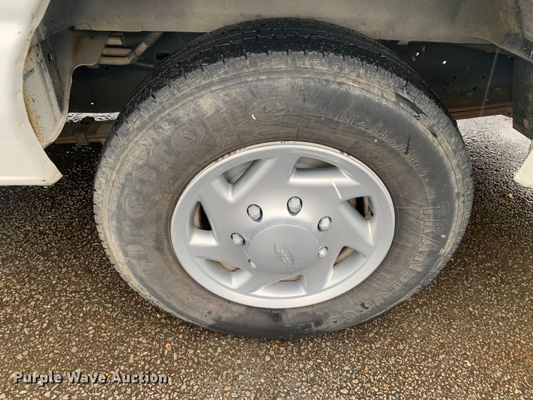 image for item DP8618 2010 Ford E350 Super Duty XL  van