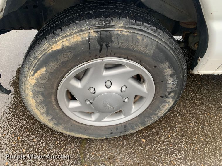 image for item DP8618 2010 Ford E350 Super Duty XL  van