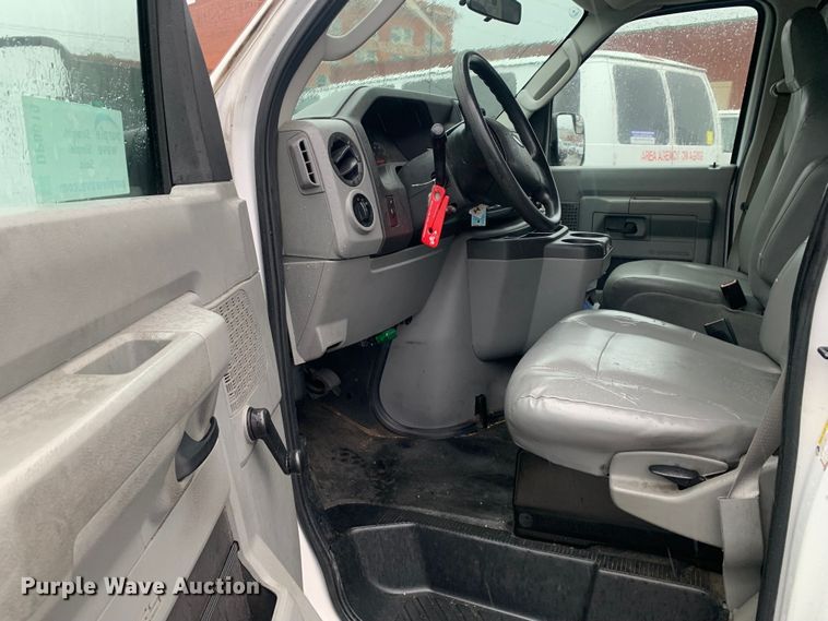 image for item DP8619 2013 Ford E350 Super Duty XL  van