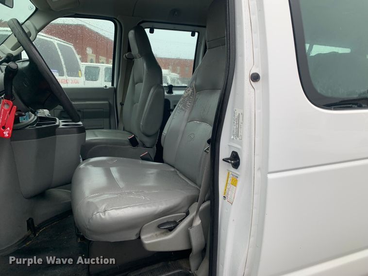 image for item DP8619 2013 Ford E350 Super Duty XL  van