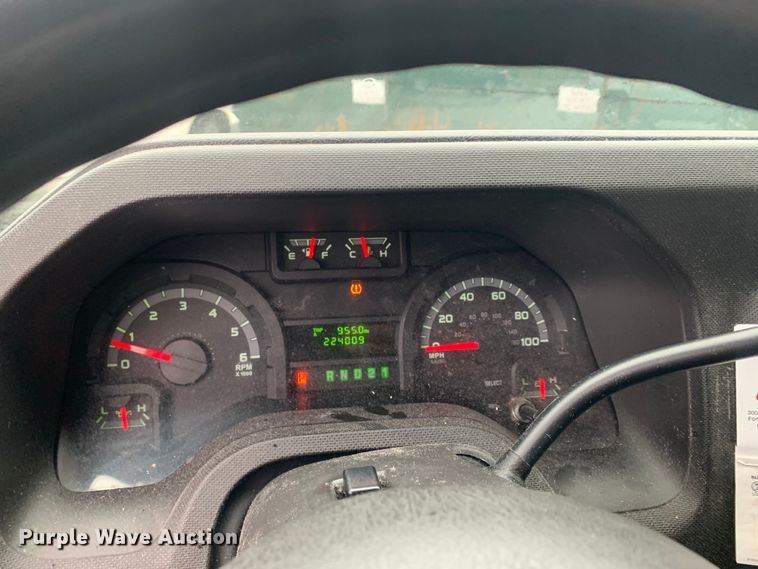 image for item DP8619 2013 Ford E350 Super Duty XL  van