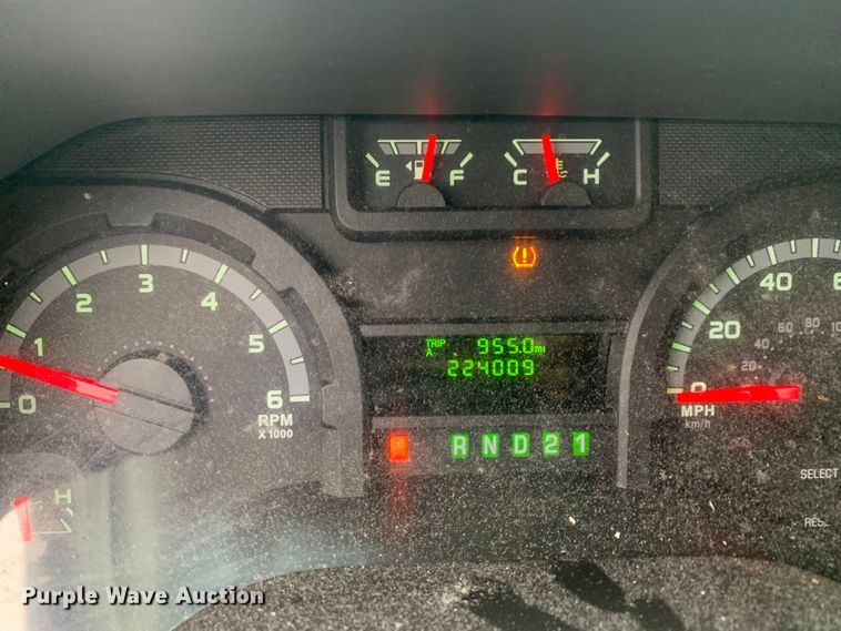 image for item DP8619 2013 Ford E350 Super Duty XL  van