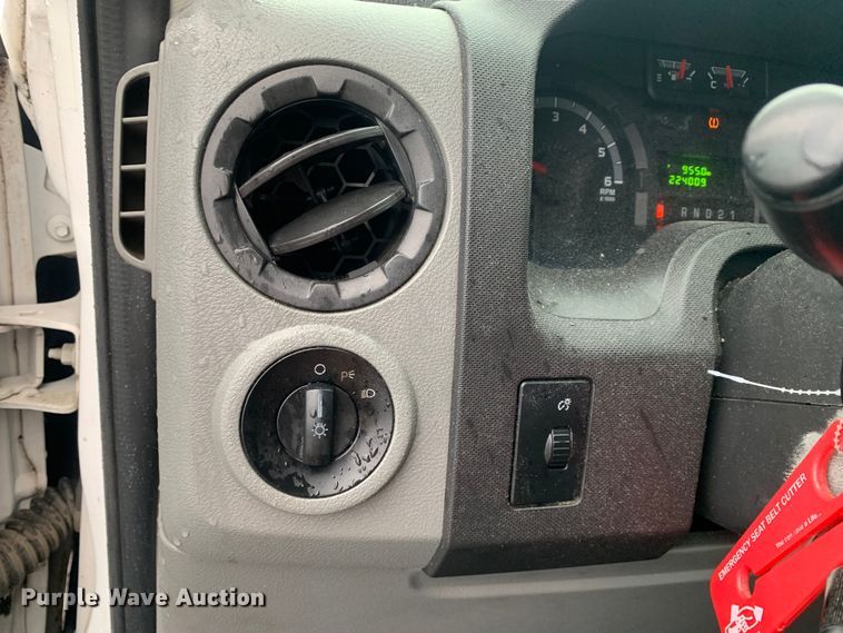 image for item DP8619 2013 Ford E350 Super Duty XL  van