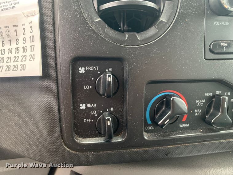 image for item DP8619 2013 Ford E350 Super Duty XL  van