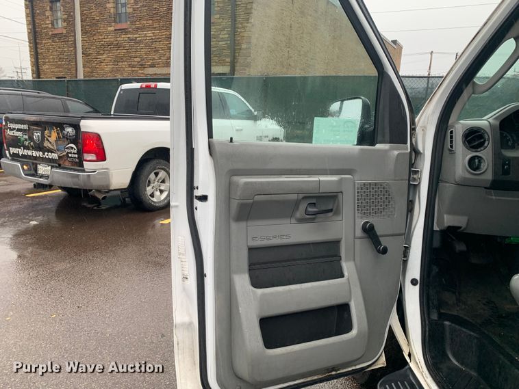 image for item DP8619 2013 Ford E350 Super Duty XL  van