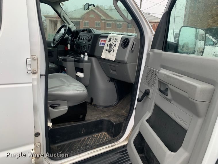 image for item DP8619 2013 Ford E350 Super Duty XL  van