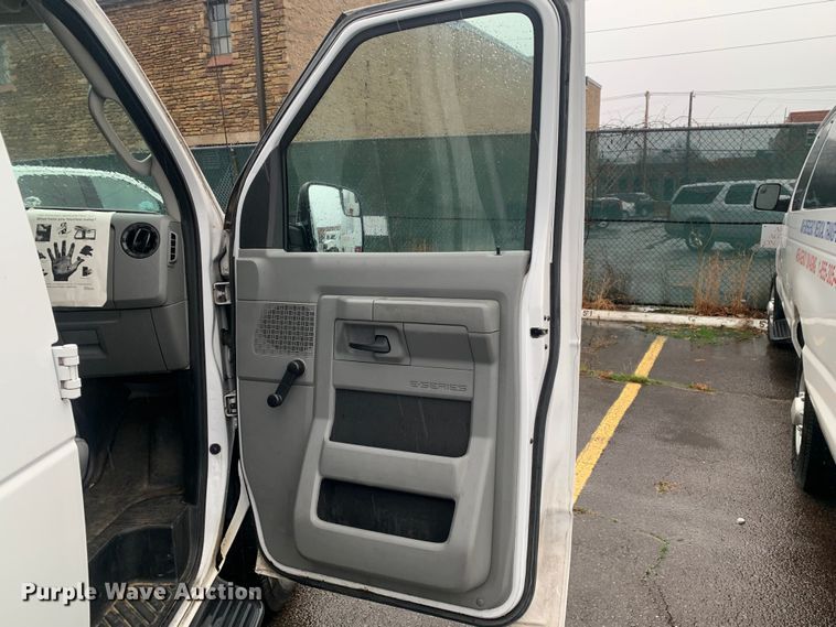 image for item DP8619 2013 Ford E350 Super Duty XL  van