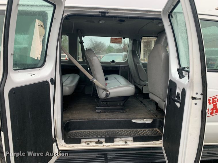 image for item DP8619 2013 Ford E350 Super Duty XL  van