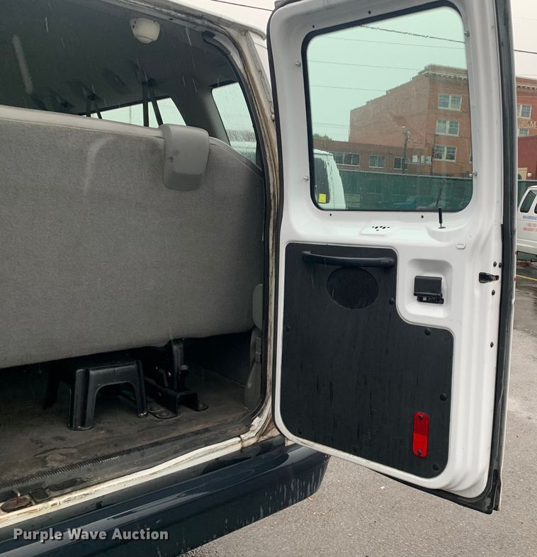 image for item DP8619 2013 Ford E350 Super Duty XL  van