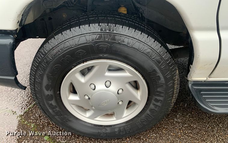 image for item DP8619 2013 Ford E350 Super Duty XL  van