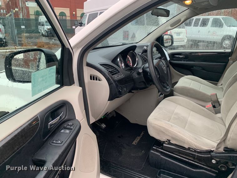 image for item DP8620 2013 Dodge Grand Caravan  van