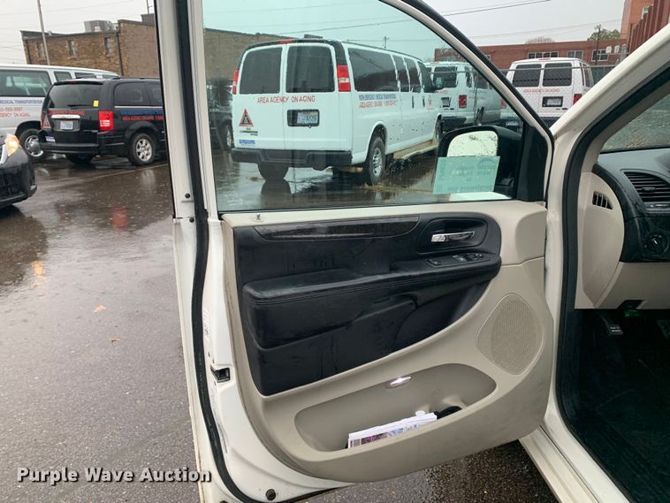 image for item DP8620 2013 Dodge Grand Caravan  van