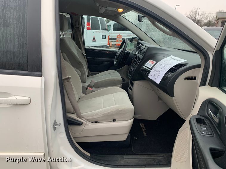 image for item DP8620 2013 Dodge Grand Caravan  van