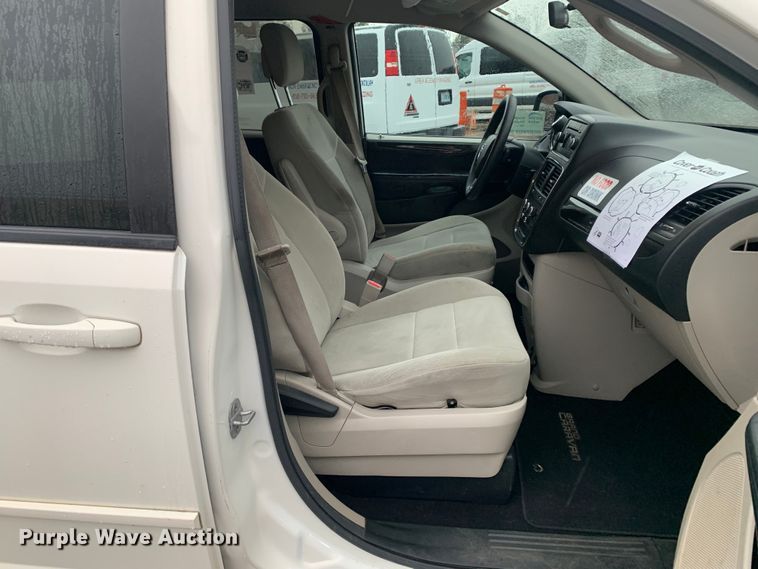 image for item DP8620 2013 Dodge Grand Caravan  van