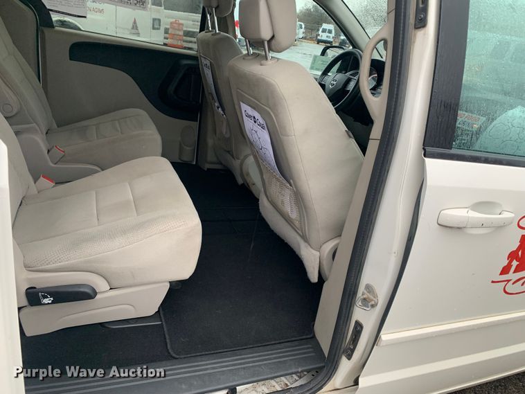 image for item DP8620 2013 Dodge Grand Caravan  van