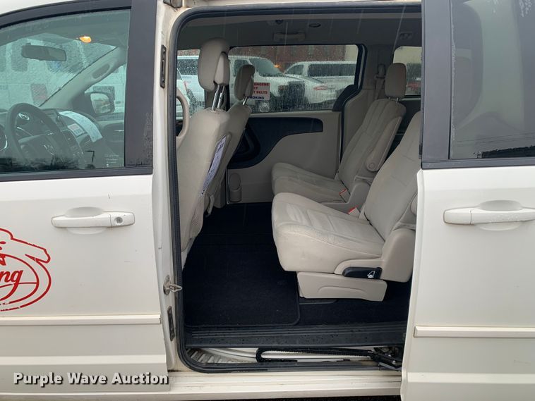 image for item DP8620 2013 Dodge Grand Caravan  van