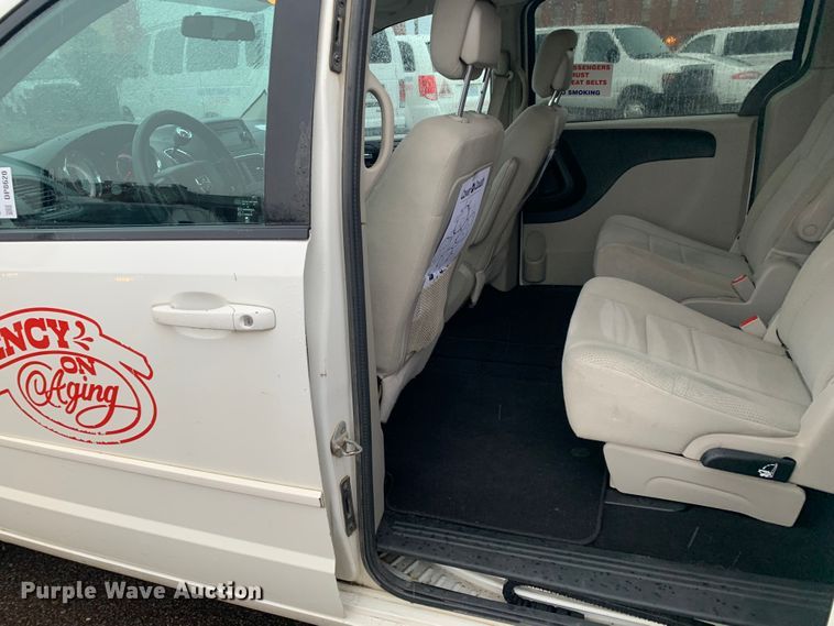 image for item DP8620 2013 Dodge Grand Caravan  van