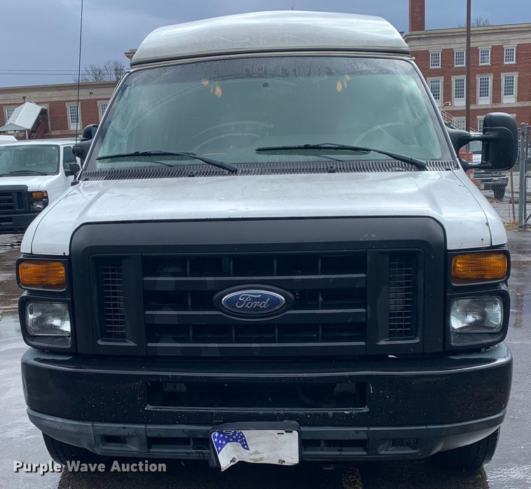 image for item DP8621 2011 Ford E350 Super Duty  van