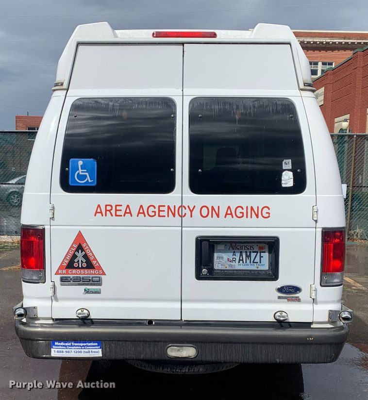 image for item DP8621 2011 Ford E350 Super Duty  van