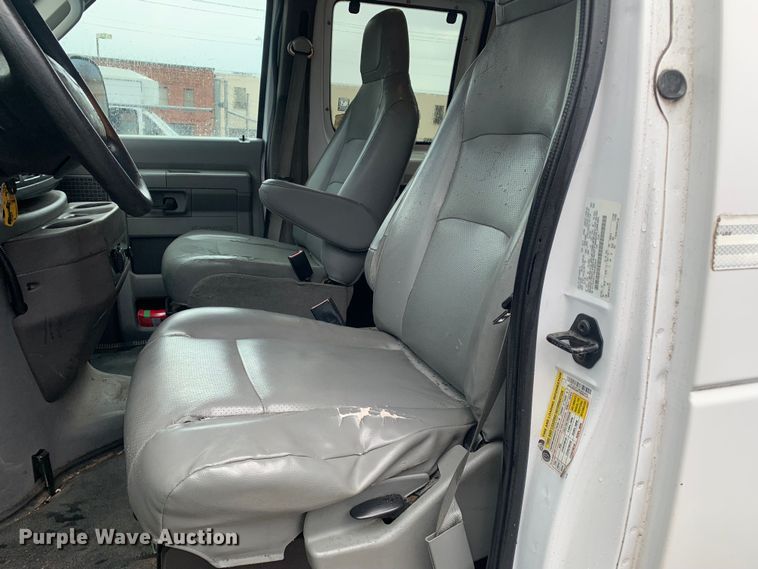 image for item DP8621 2011 Ford E350 Super Duty  van