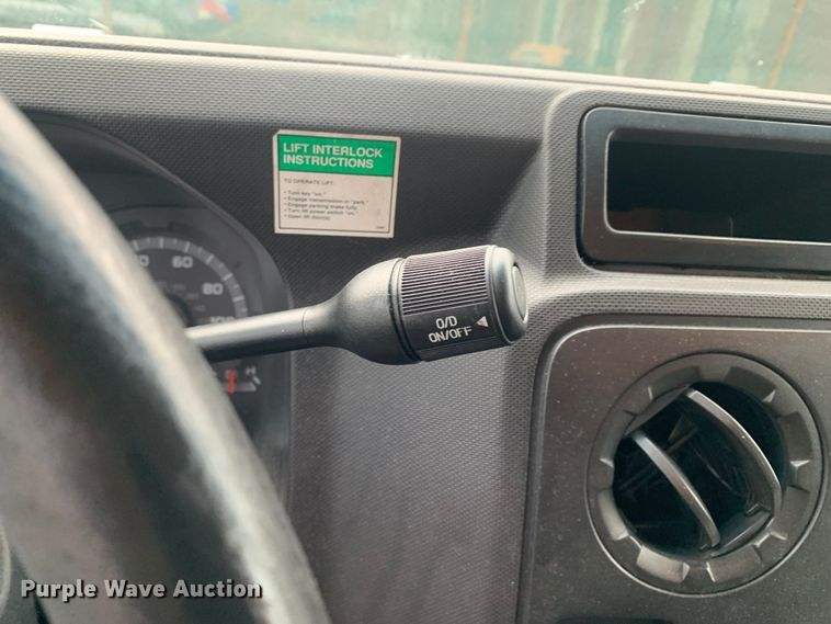 image for item DP8621 2011 Ford E350 Super Duty  van