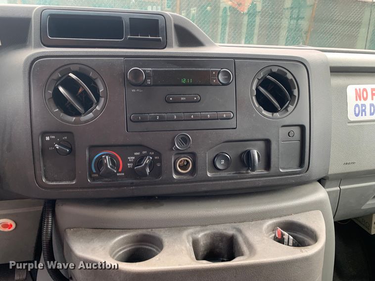 image for item DP8621 2011 Ford E350 Super Duty  van