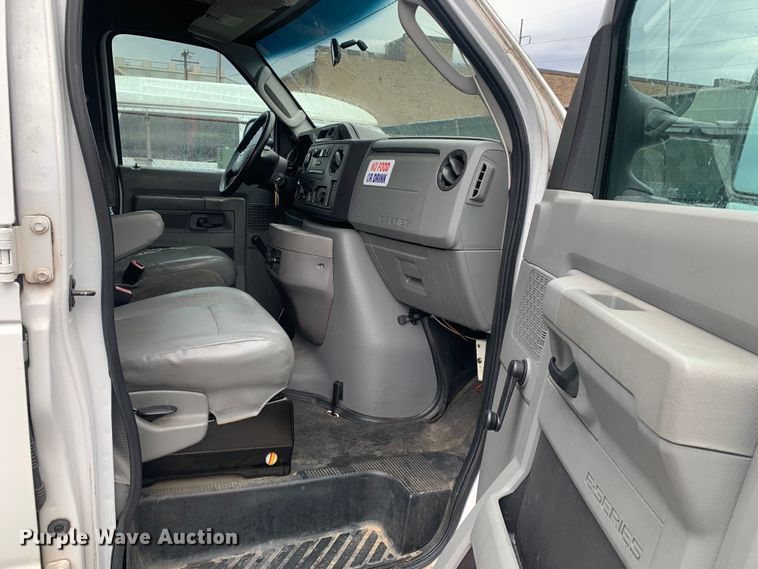 image for item DP8621 2011 Ford E350 Super Duty  van