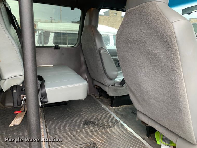 image for item DP8621 2011 Ford E350 Super Duty  van