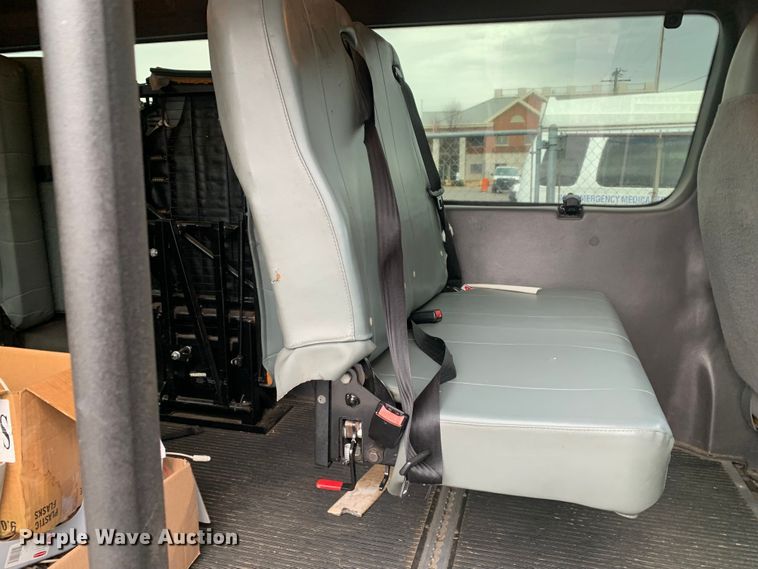 image for item DP8621 2011 Ford E350 Super Duty  van