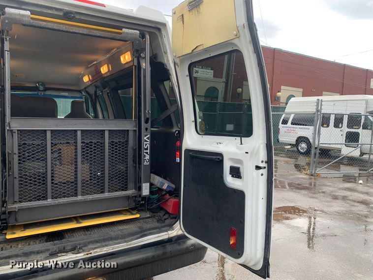 image for item DP8621 2011 Ford E350 Super Duty  van