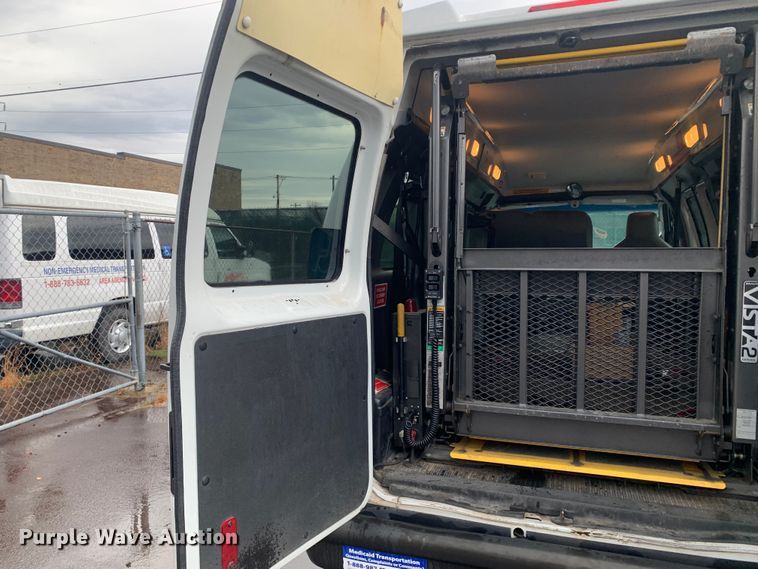 image for item DP8621 2011 Ford E350 Super Duty  van