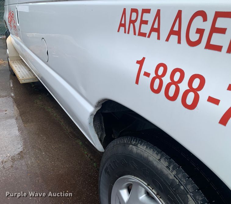 image for item DP8621 2011 Ford E350 Super Duty  van