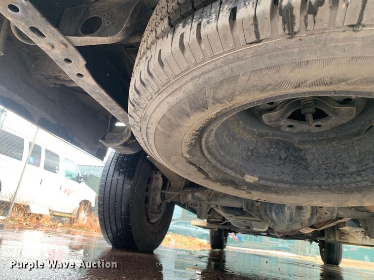 image for item DP8621 2011 Ford E350 Super Duty  van